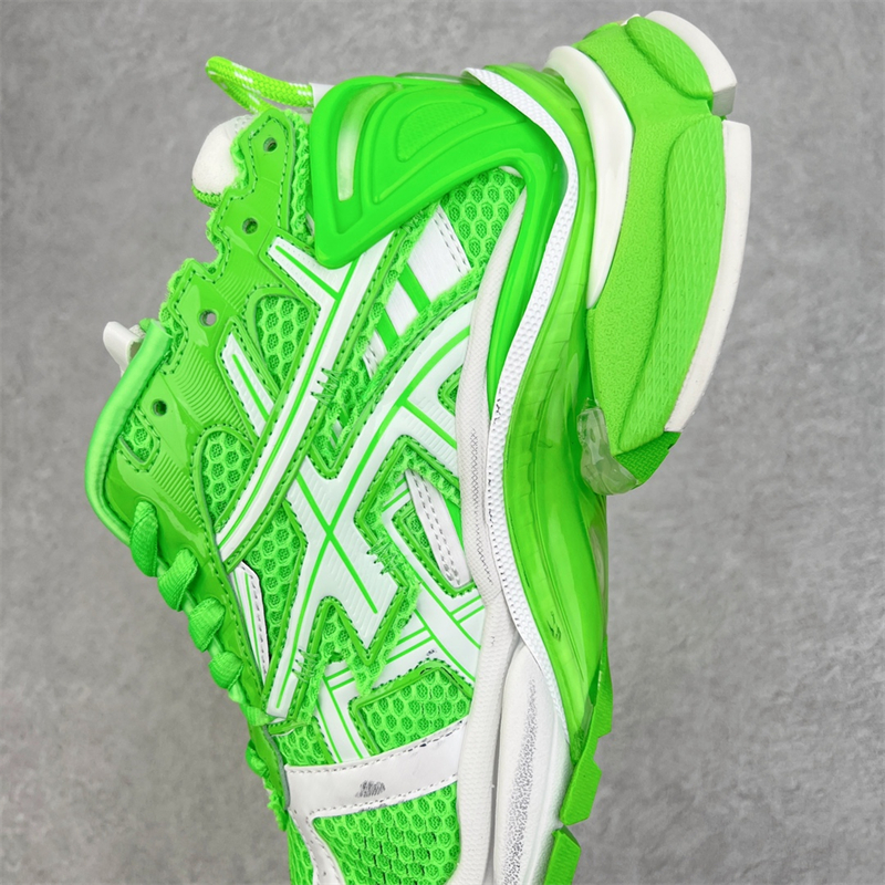 Balenciaga Runner Fashion Lace-up Sneakers White and Green 677403W3RBM3590