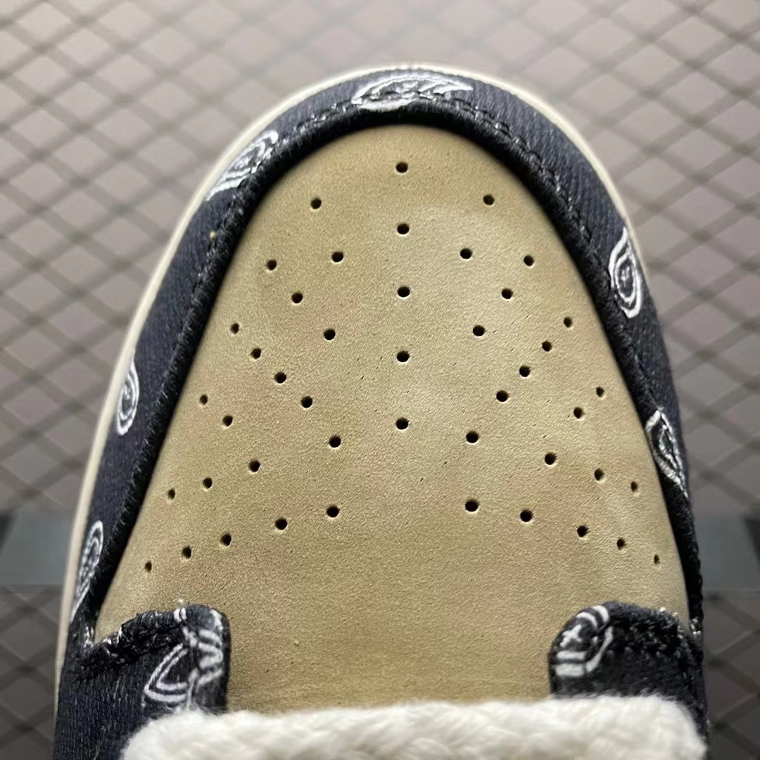 Nike SB Dunk Low Travis Scott CT5053-001