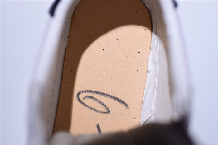 GUCCI ACE EMBROIDERED LOW-TOP SNEAKER WITH LOGO