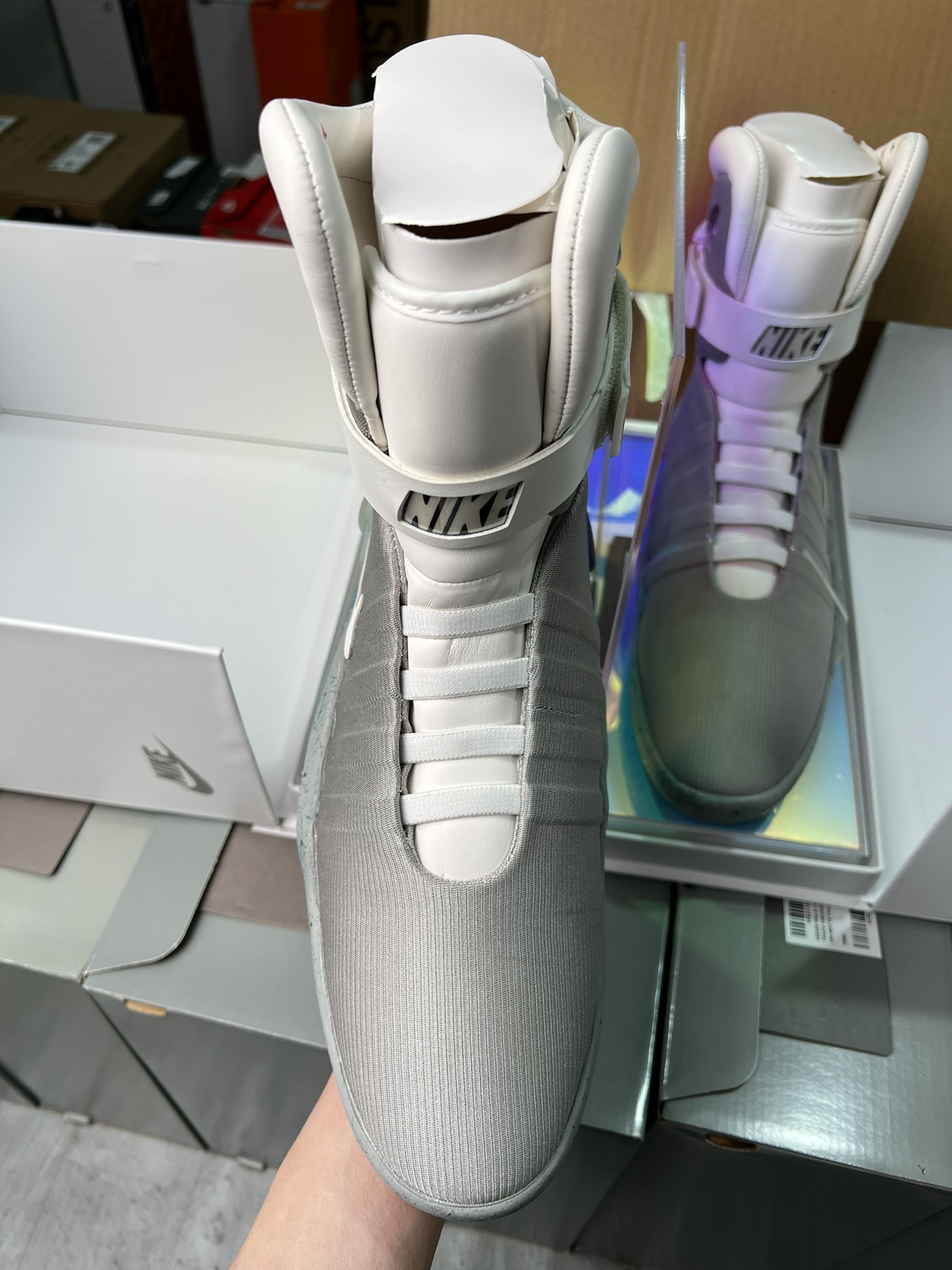 Nike MAG Back to the Future (2011)（Self-tying shoe laces） 417744-001