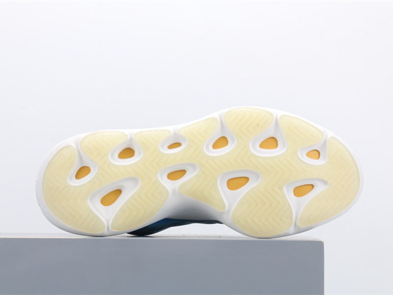 Yeezy 700 V3 Arzareth G54850