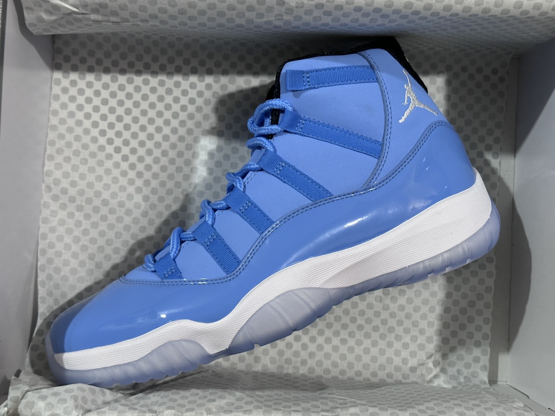 Jordan 11 Ultimate Gift of Flight 717602-900