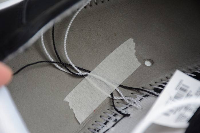 Air Jordan 1 Retro High OG Banned 2016 555088-001