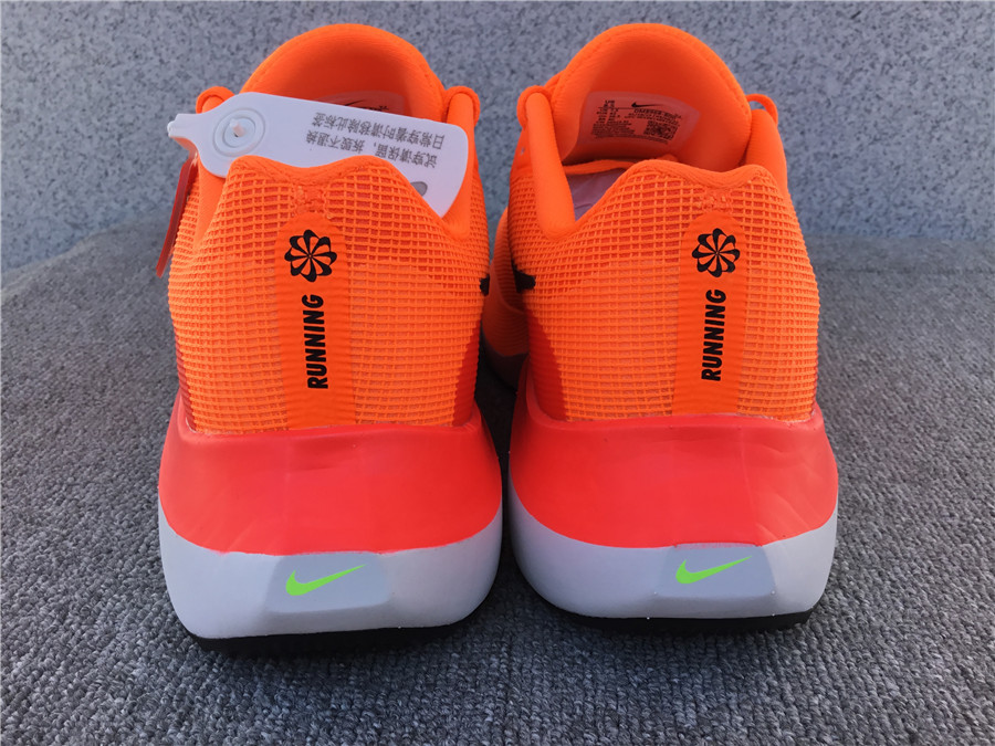 Nike Zoom Fly 5 Carbon Plate Running Shoe DM8968-800