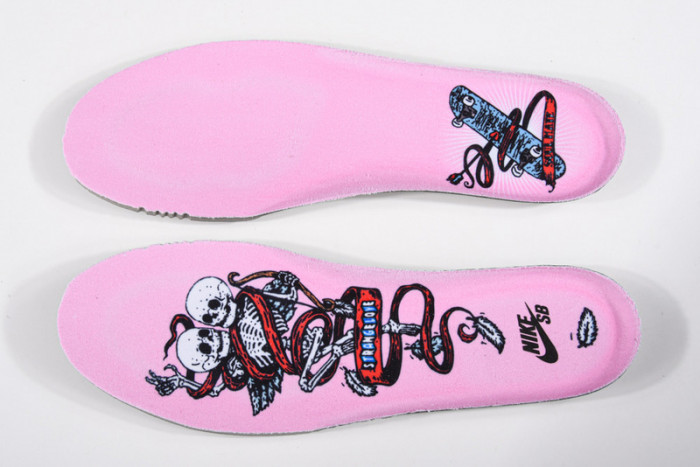 Nike SB Dunk Low StrangeLove Skateboards (Regular Box)