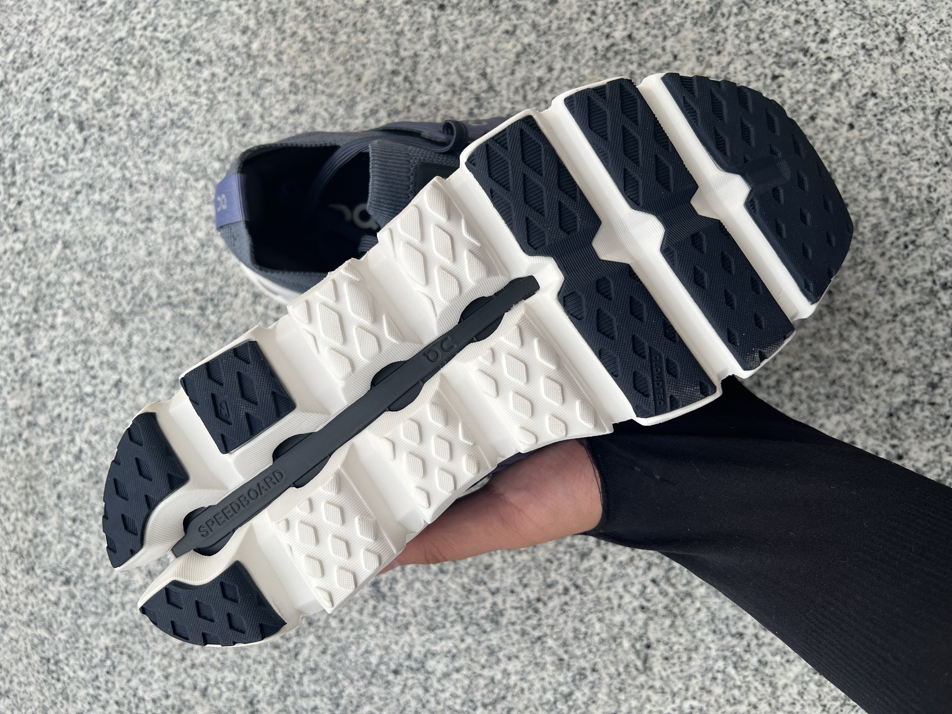 Cloud Swift 3 AP1004-009