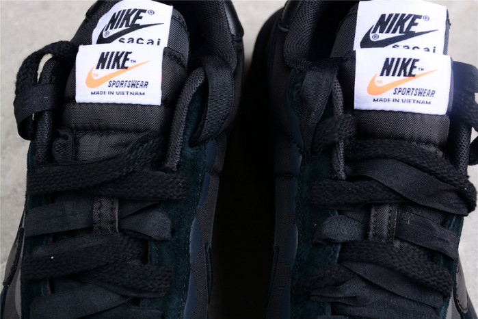 NIKE VAPORWAFFLE SACAI BLACK GUM DD1875-001