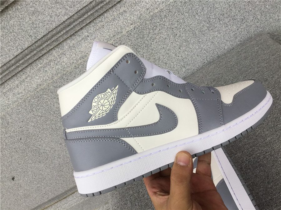 Air Jordan 1 Mid "
