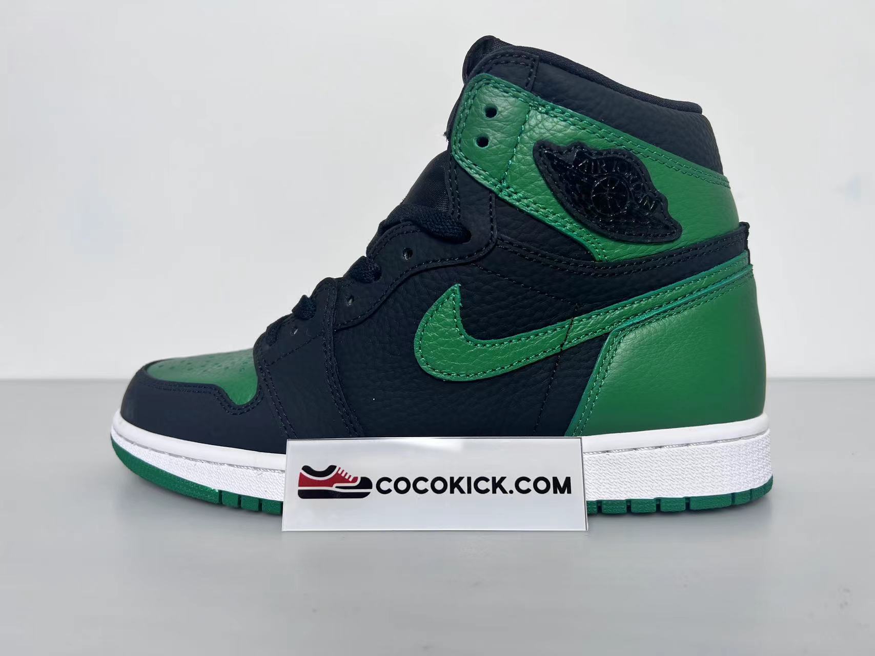 Air Jordan 1 High Pine Green 555088-030