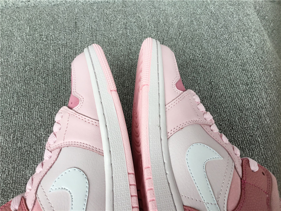 Air Jordan 1 Mid Digital Pink