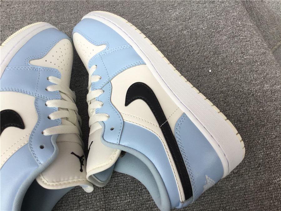 Air Jordan 1 Low 554723-401