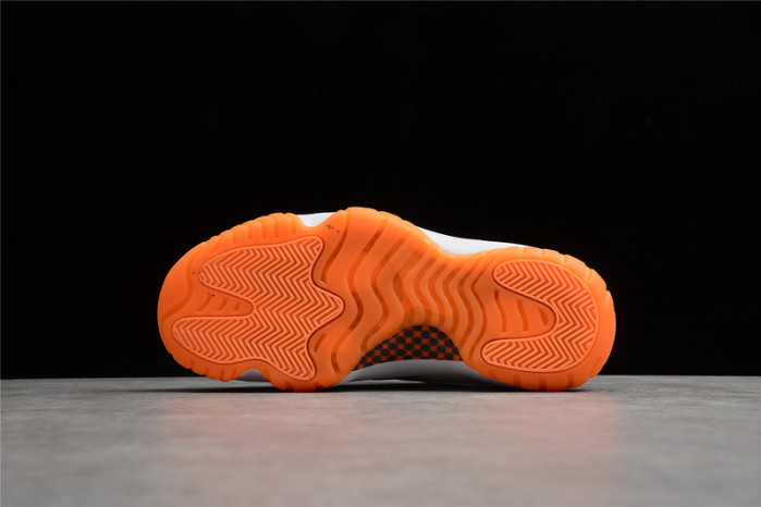 Air Jordan 11 Low WMNS Citrus