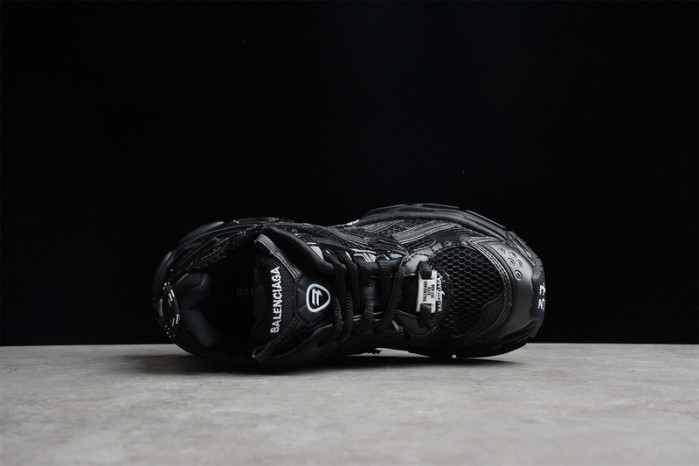 Kith x Balenciaga Runner Black 677402-W3RA9-1000