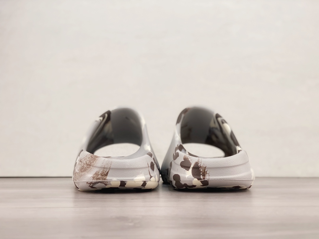 Kanye West x Adidas Yeezy Slide