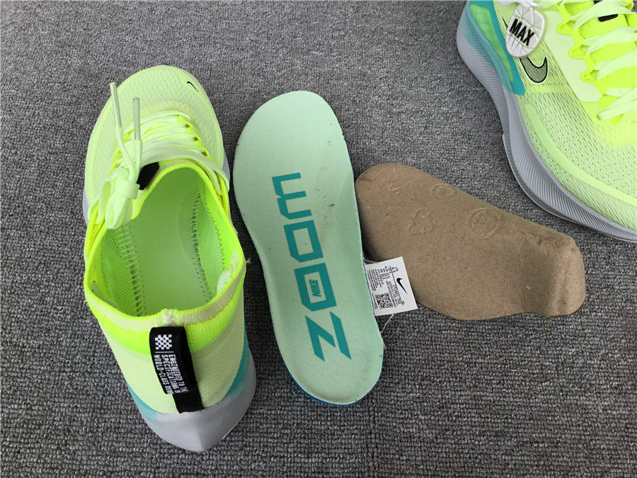 Nike Zoom Fly 4 Carbon Plate Running Shoe CT2401-700