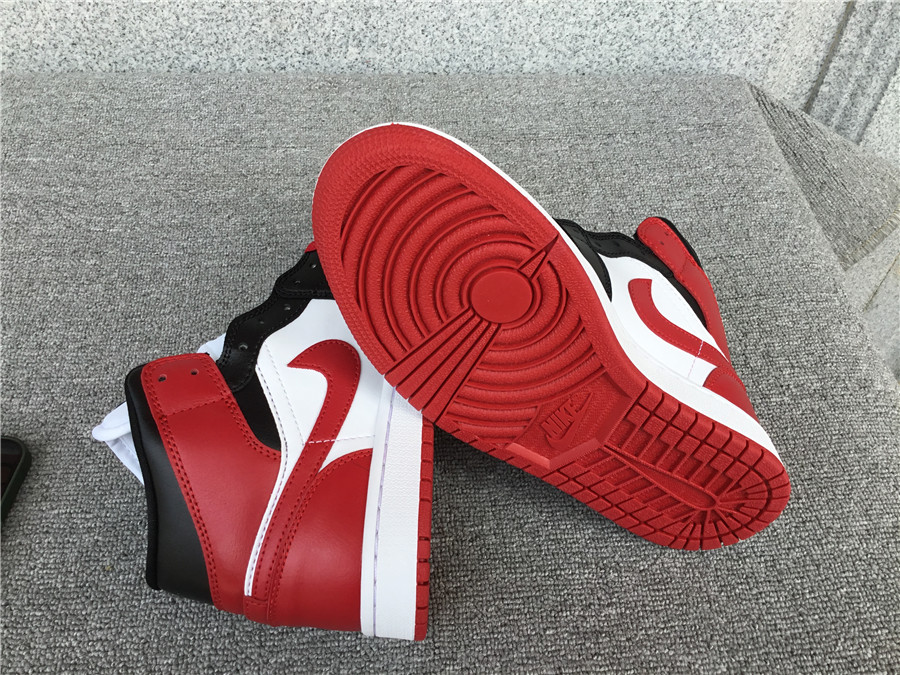 Air Jordan 1 Mid BQ6472-079