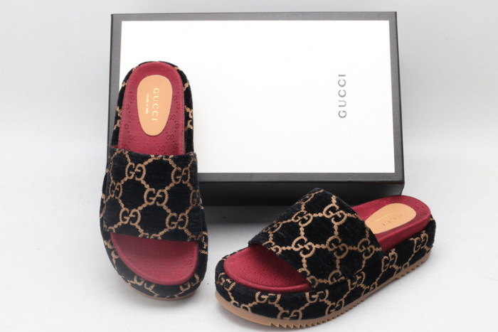 Gucc* Sandal82