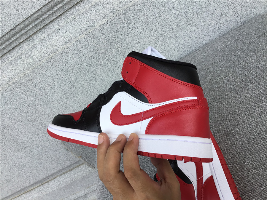 Air Jordan 1 Mid BQ6472-079