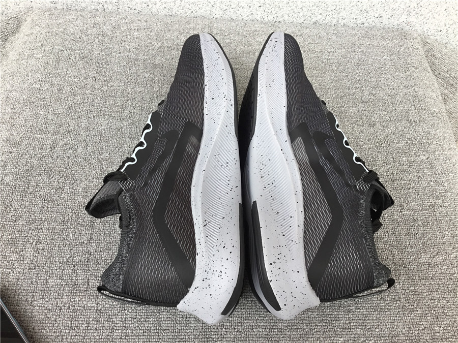 Nike Zoom Fly 4 Carbon Plate Running Shoe CT2392-002