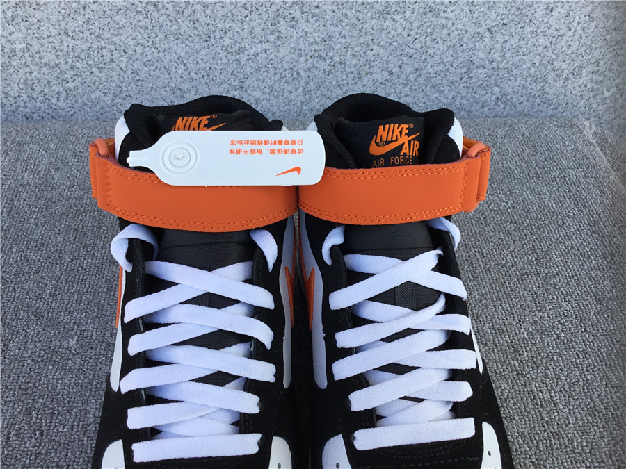 Nike Air Force 1 Mid LV8