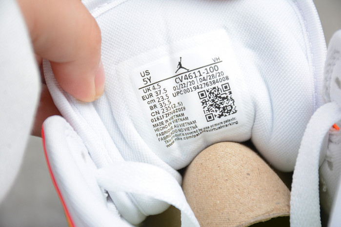 Air Jordan 1 Mid SE GS Edge Glow CV4611-100