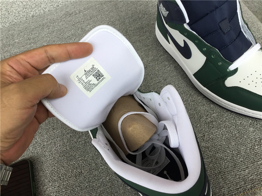 Air Jordan 1 Mid DZ5326-300