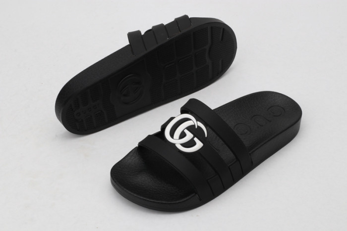 Gucc* Sandal33