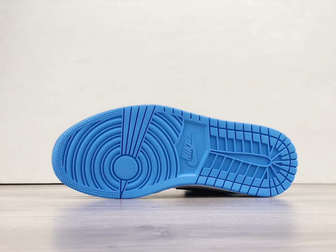 Jordan 1 Retro High OG True Blue DZ5485-400