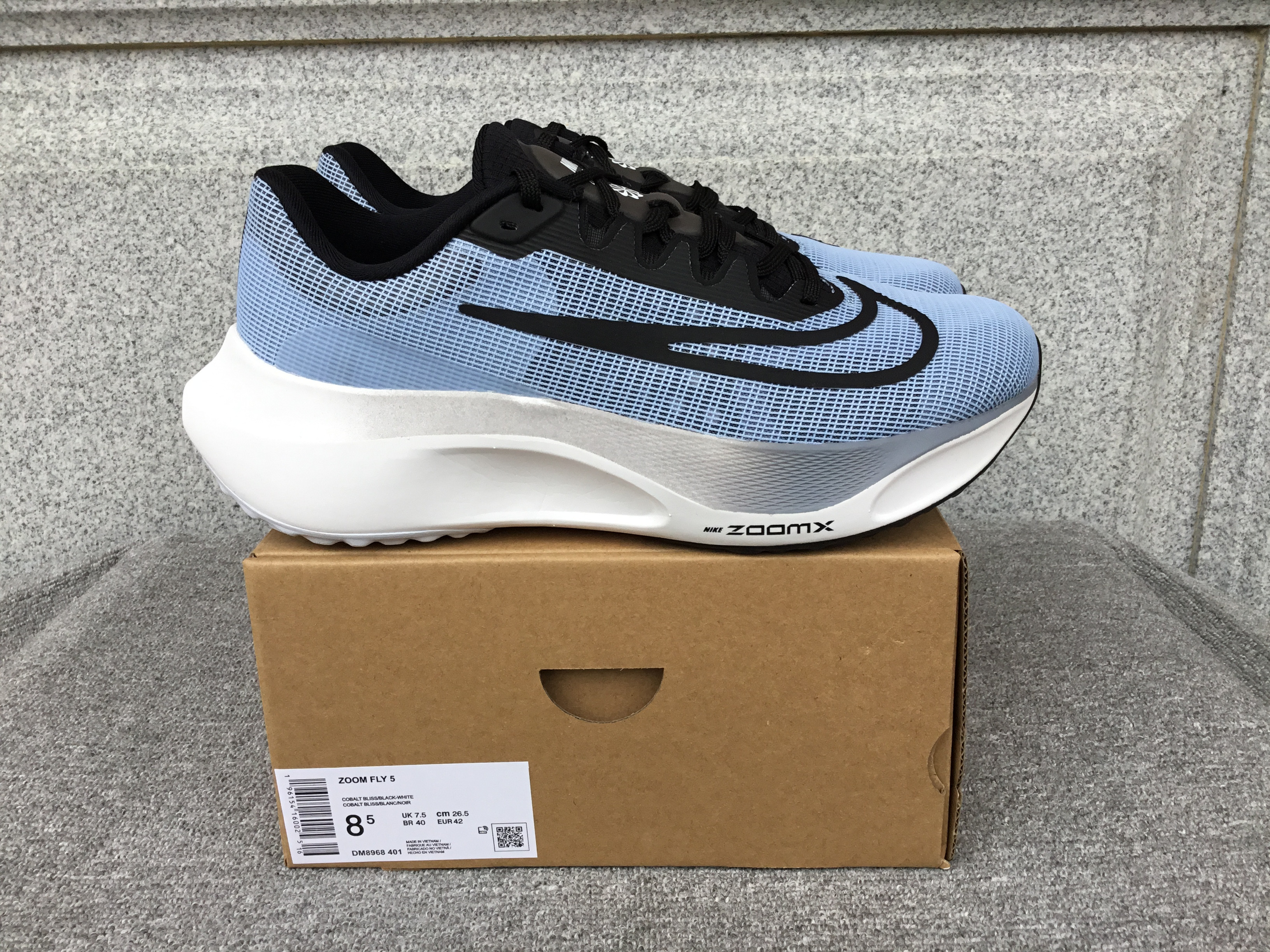 Nike Zoom Fly 5 Carbon Plate Running Shoe DM8968-401