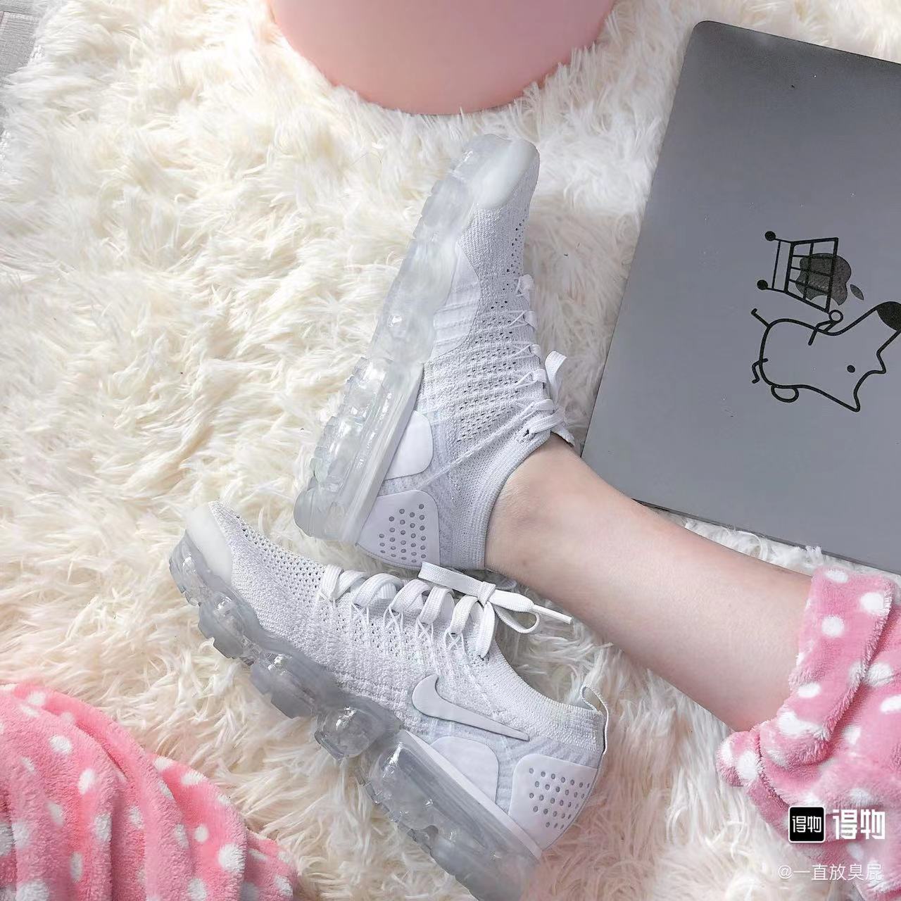 Nike Mens Air VaporMax Flyknit 2.0 Triple White 942843-100