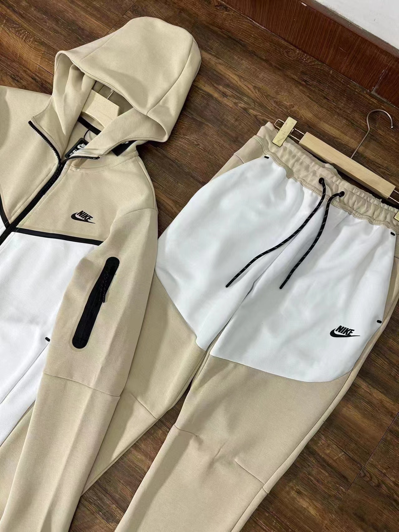 Nike NSW Tech Fleece NK1118-002