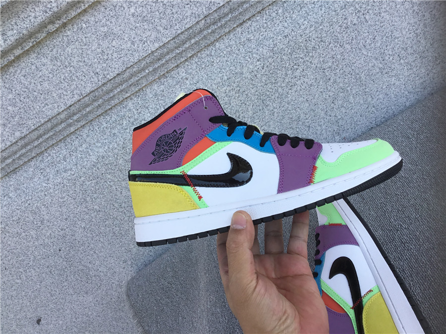 Air Jordan 1 Mid CW1140-100