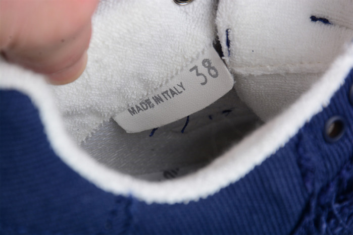 Miu Miu x New Balance IU688M