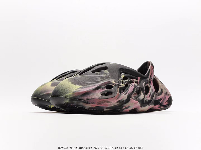 Adidas Yeezy Foam RNR MX Carbon IG9562