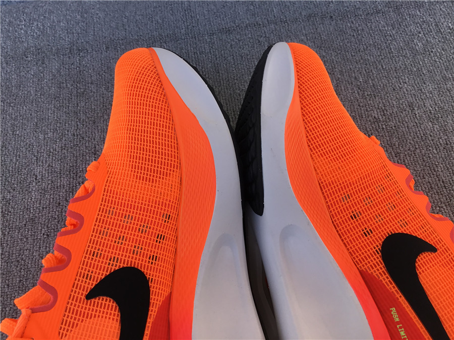 Nike Zoom Fly 5 Carbon Plate Running Shoe DM8968-800