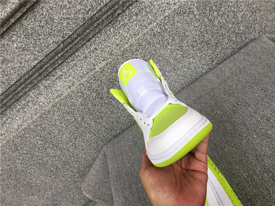 Air Jordan 1 Mid BQ6472-131