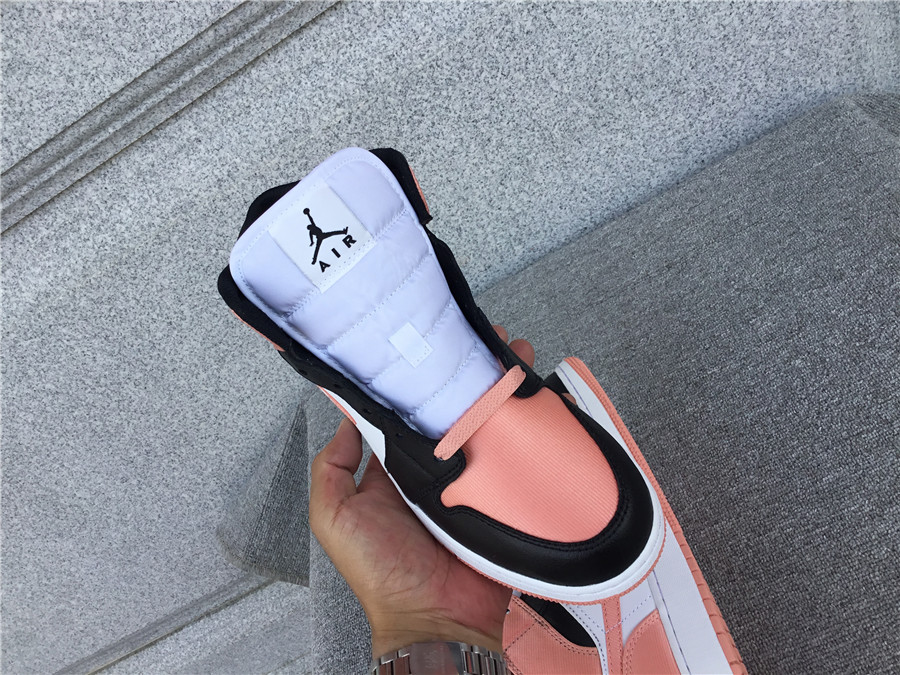 Air Jordan 1 Mid DM9077-108