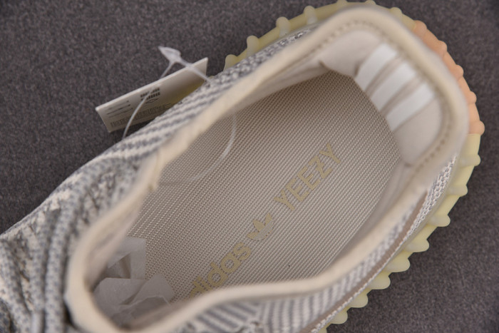 adidas Yeezy Boost 350 V2 Lundmark FU9161