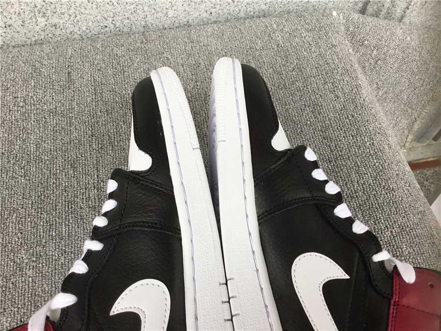 Air Jordan 1 Mid WMNS