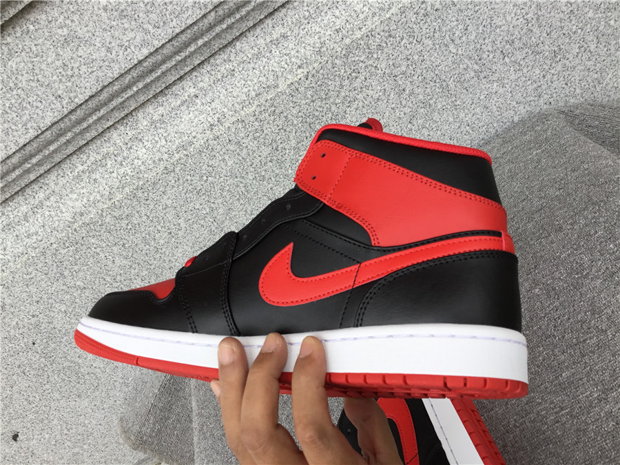Air Jordan 1 Mid 