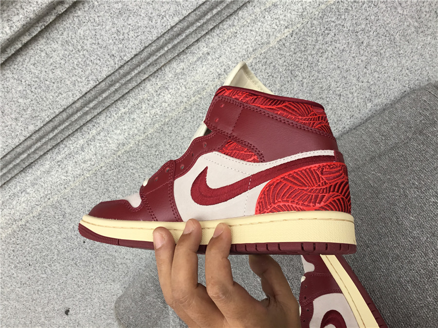 Air Jordan 1 Mid GS 