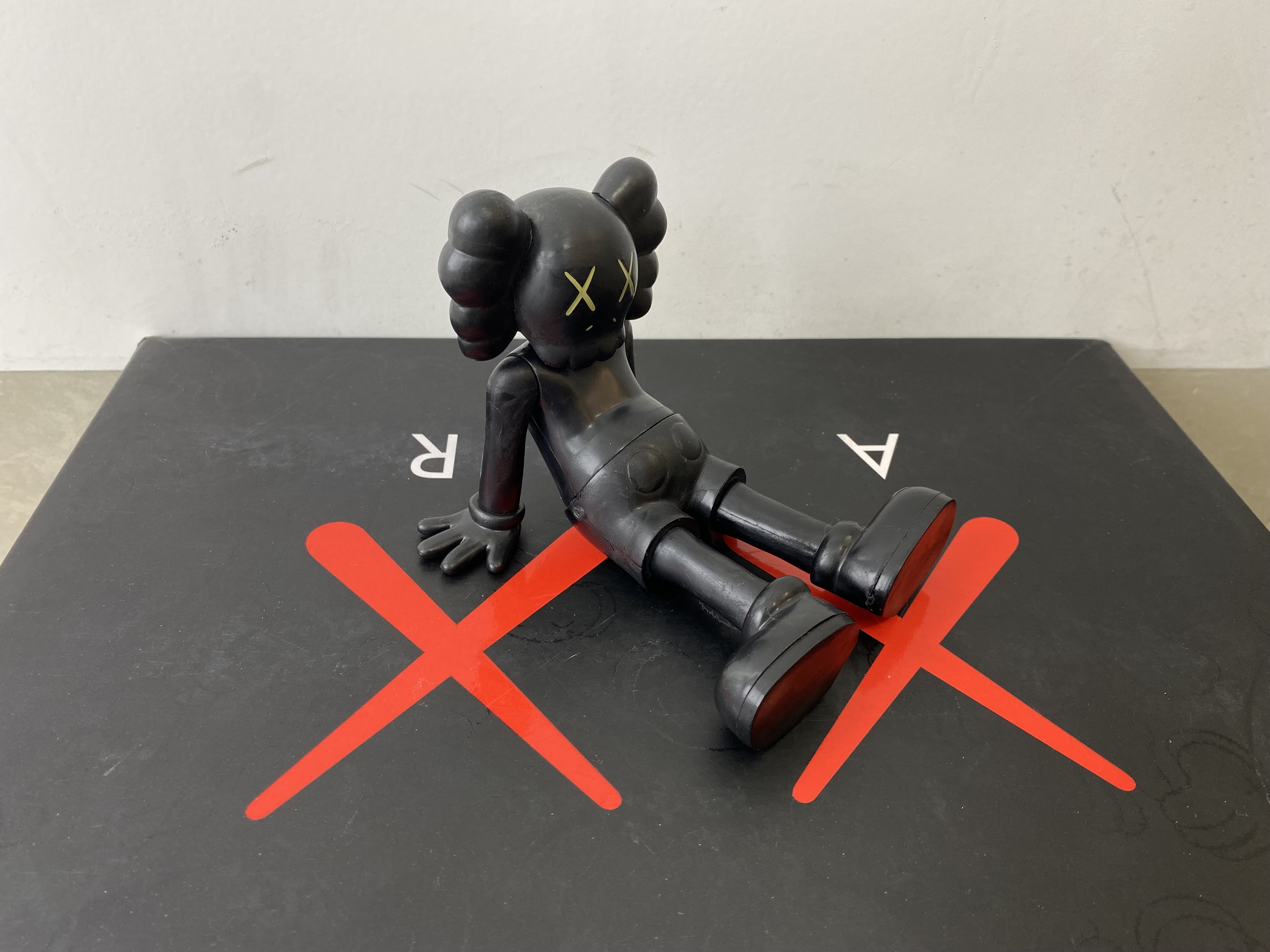 KAWS Companion Action Figures Toys Pen Holder Decoration Display Gifts Kids Boys PJ00038