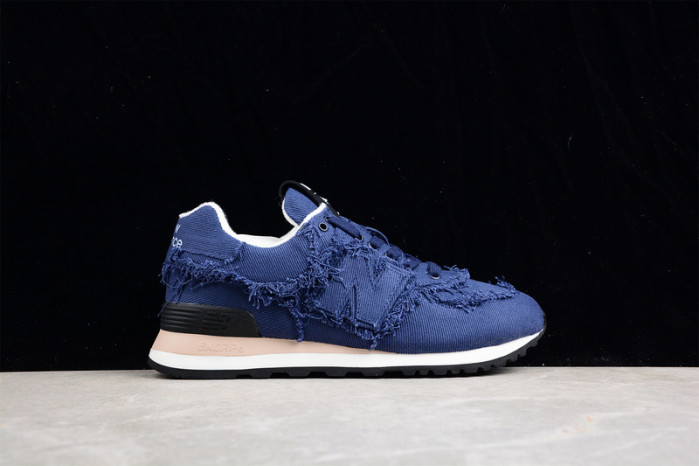 Miu Miu x New Balance IU688M