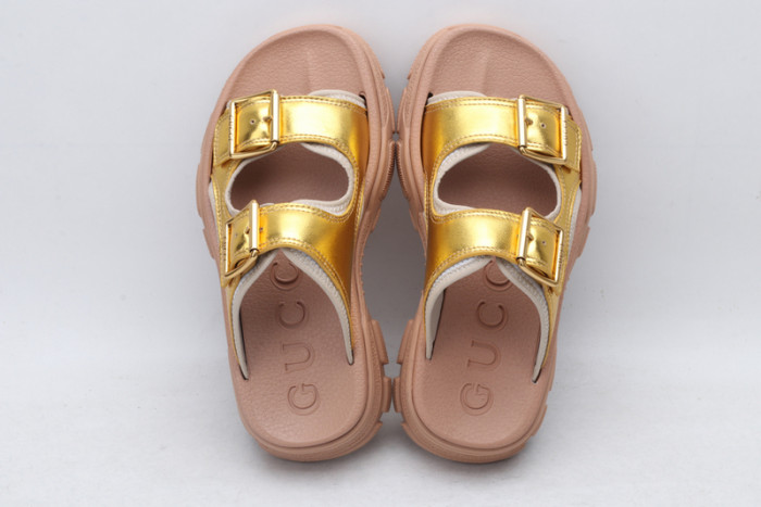 Gucc* Sandal38