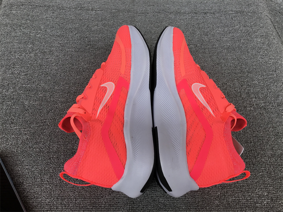 Nike Zoom Fly 4 Carbon Plate Running Shoe CT2401-600