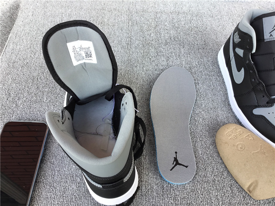 Air Jordan 1 Mid DQ1864-101