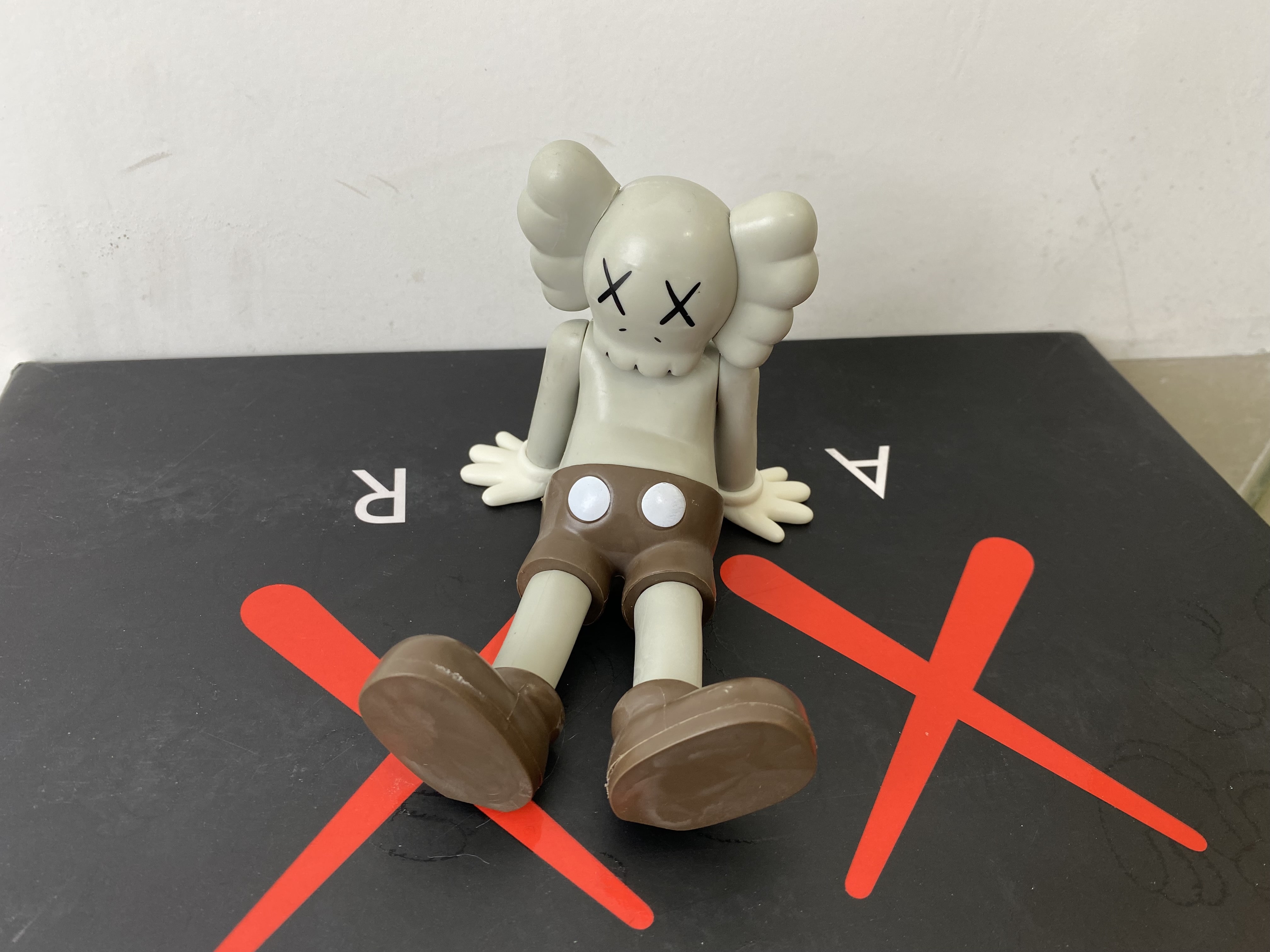 KAWS Companion Action Figures Toys Pen Holder Decoration Display Gifts Kids Boys PJ00038