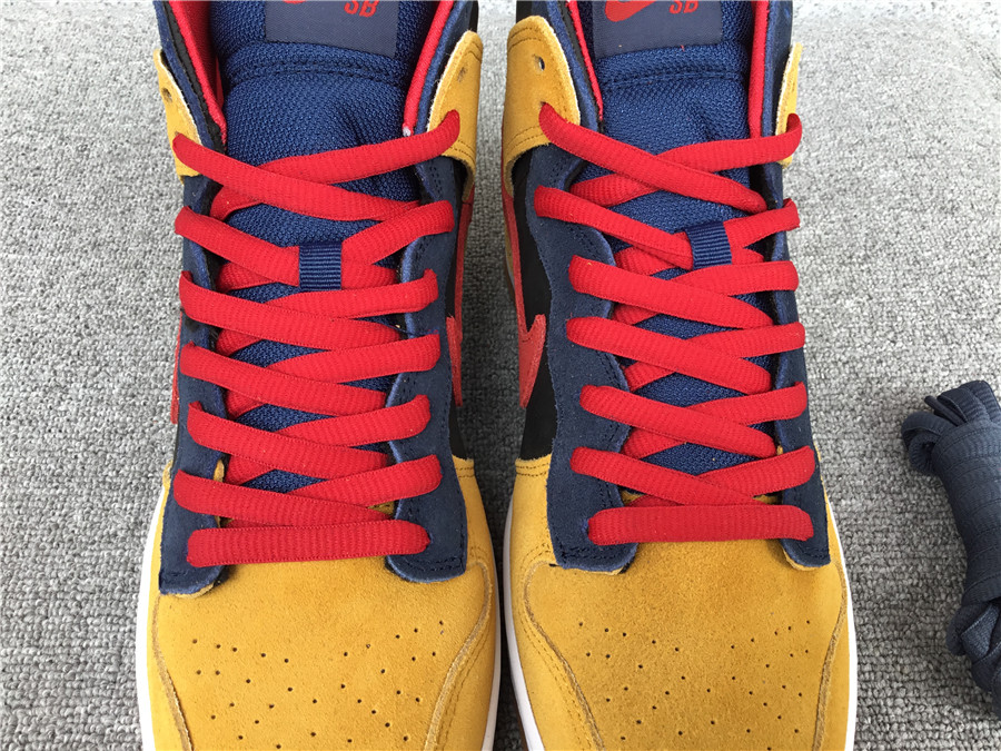 NK SB Dunk High Premium Dunk Hi DD3171-400