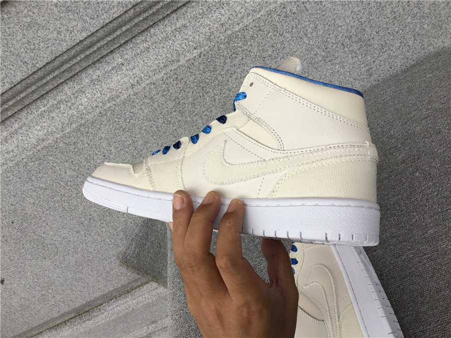 Air Jordan 1 Mid SE Sanddrift