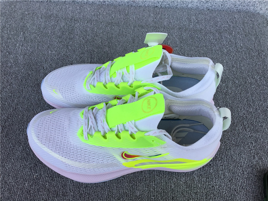 Nike Zoom Fly 4 Carbon Plate Running Shoe DN2658-101